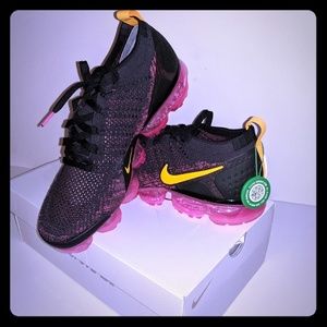AMAZING NIKE TENNIS SHOES Air VaporMax 2